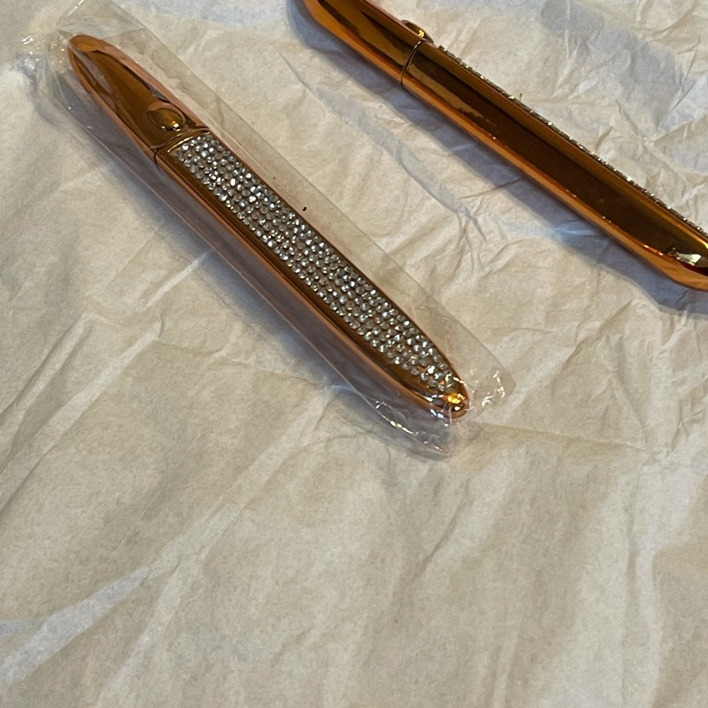 LUXURY EYELINER